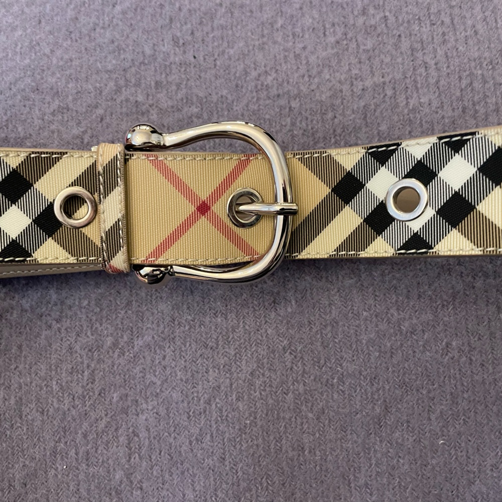 Burberry belt NWT